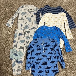 Set of 5 18 mo long sleeves onesies. Dinosaur also has matching pants,socks